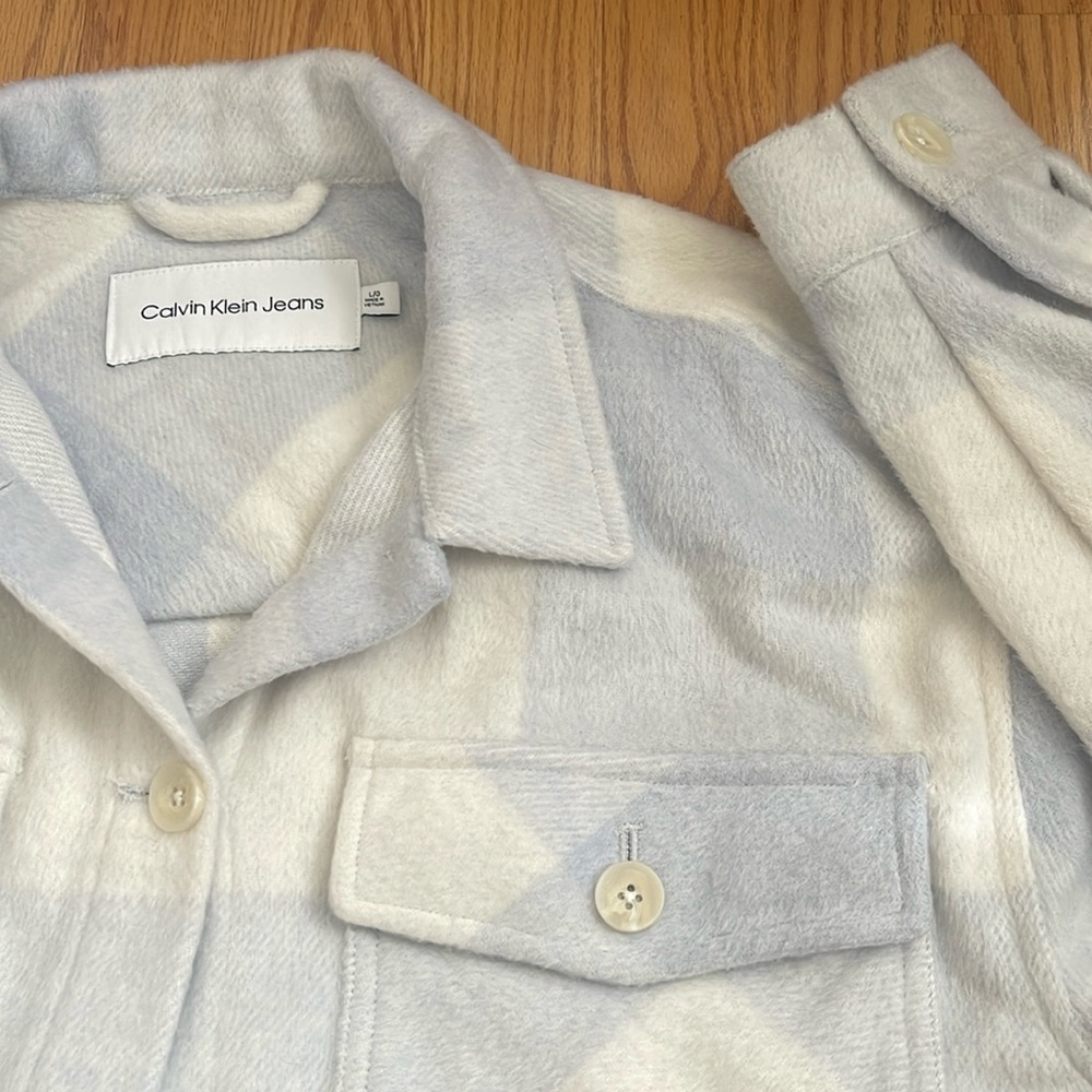 Calvin Klein Jeans large blue and white soft jacket